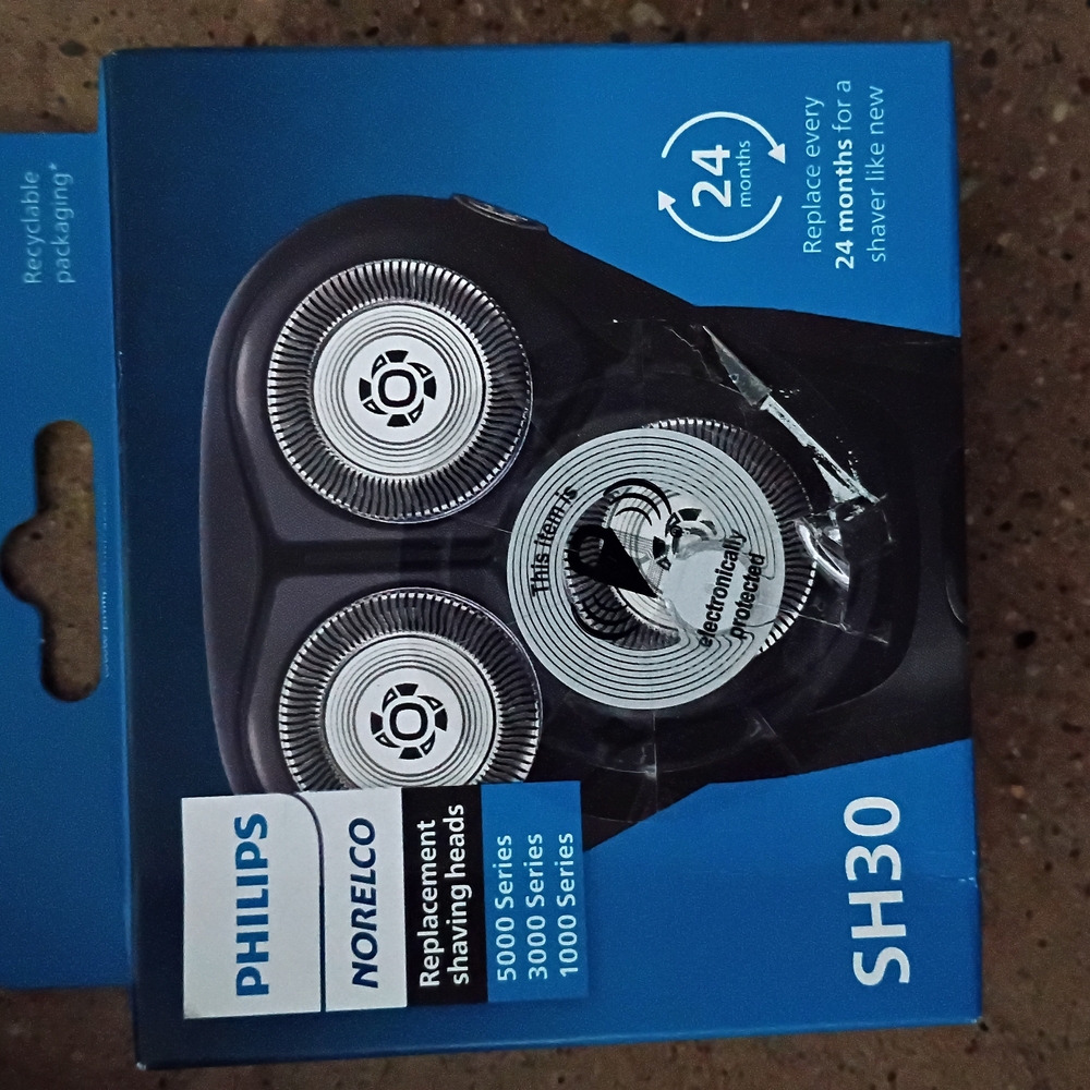 Philips Blue and White Shaving Head Packaging